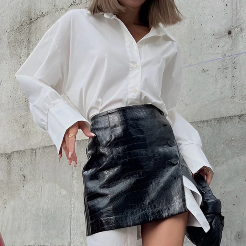 Commense White and Black Garment
